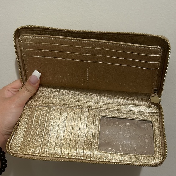 Wallet - Picture 2 of 3